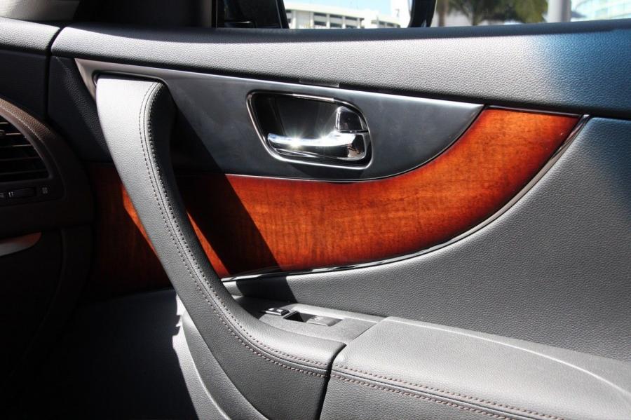  Infiniti FX35 2008 года  (фото 12 из 53)